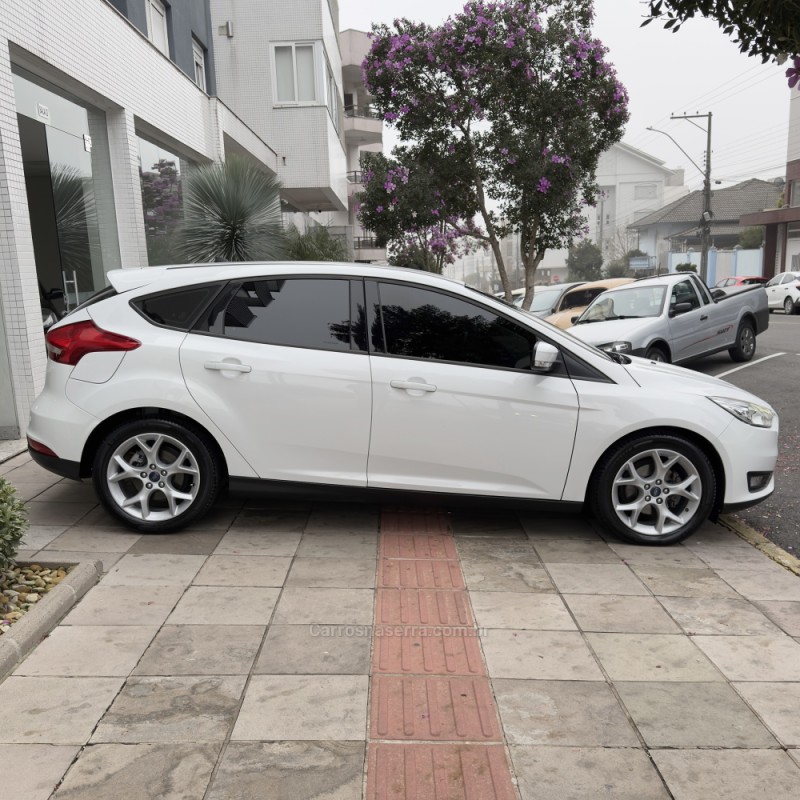 FOCUS 2.0 SE PLUS 16V FLEX 4P AUTOMÁTICO - 2018 - FLORES DA CUNHA