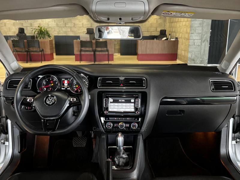 JETTA 2.0 TSI HIGHLINE 200CV GASOLINA 4P TIPTRONIC - 2015 - DOIS IRMãOS