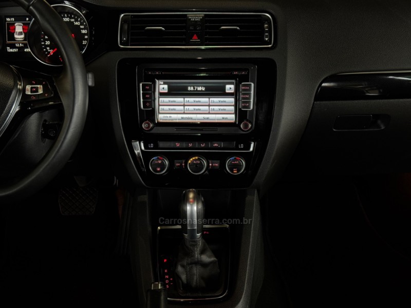 JETTA 2.0 TSI HIGHLINE 200CV GASOLINA 4P TIPTRONIC - 2015 - DOIS IRMãOS