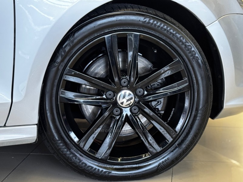 JETTA 2.0 TSI HIGHLINE 200CV GASOLINA 4P TIPTRONIC - 2015 - DOIS IRMãOS