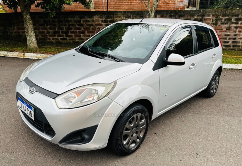 fiesta 1.0 rocam se plus 8v flex 4p manual 2014 farroupilha