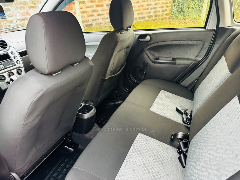 FIESTA 1.0 ROCAM SE PLUS 8V FLEX 4P MANUAL - 2014 - FARROUPILHA