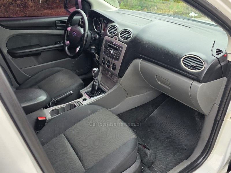 FOCUS 1.6 GLX 16V FLEX 4P MANUAL - 2011 - BENTO GONçALVES