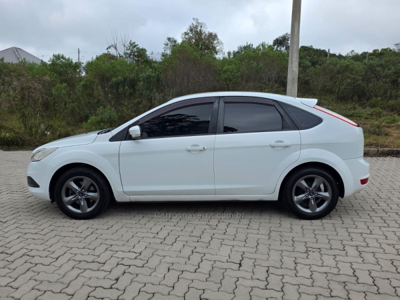 FOCUS 1.6 GLX 16V FLEX 4P MANUAL - 2011 - BENTO GONçALVES