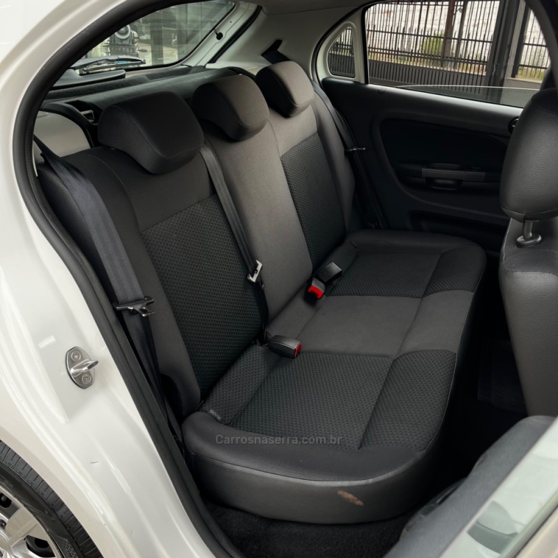 GOL 1.0 12V MPI TOTALFLEX 4P MANUAL - 2023 - VACARIA