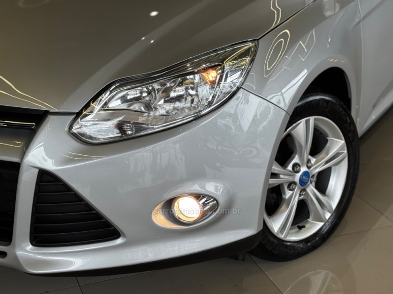 FOCUS 1.6 SE 16V FLEX 4P MANUAL - 2015 - DOIS IRMãOS