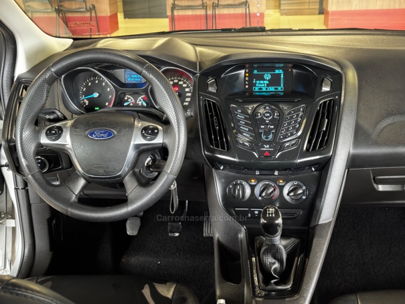 FOCUS 1.6 SE 16V FLEX 4P MANUAL - 2015 - DOIS IRMãOS