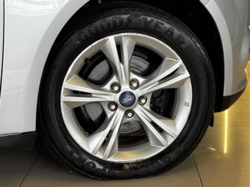 FOCUS 1.6 SE 16V FLEX 4P MANUAL - 2015 - DOIS IRMãOS