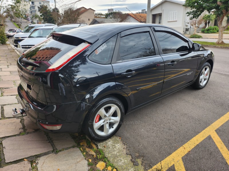 FOCUS 1.6 8V FLEX 4P MANUAL - 2011 - VERANóPOLIS