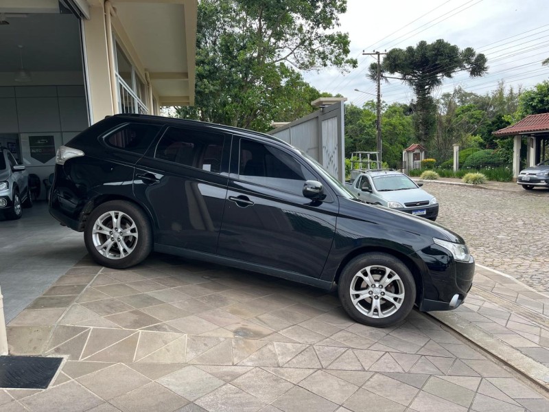 OUTLANDER 2.0 16V GASOLINA 4P AUTOMÁTICO - 2015 - NOVA PETRóPOLIS