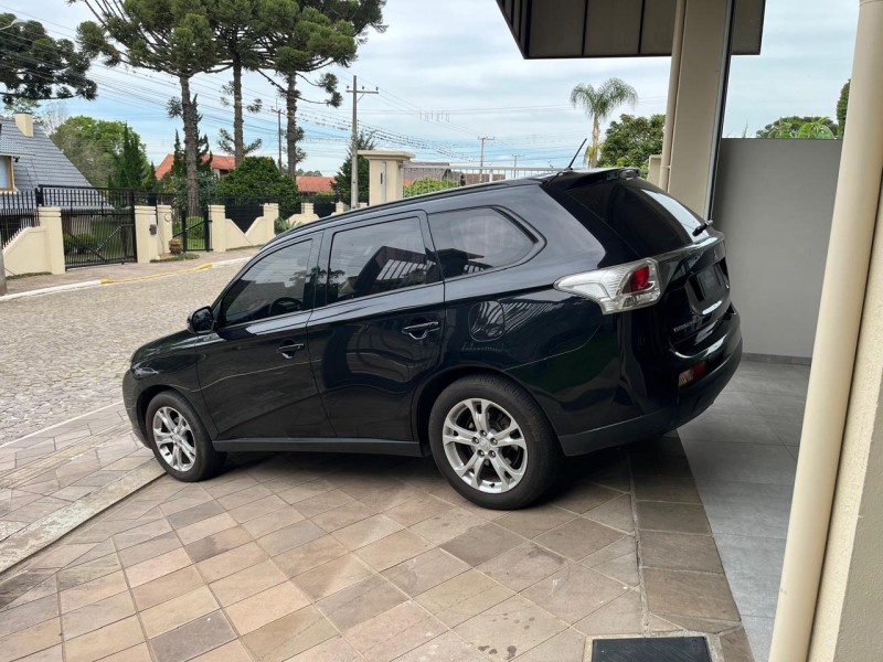 OUTLANDER 2.0 16V GASOLINA 4P AUTOMÁTICO - 2015 - NOVA PETRóPOLIS