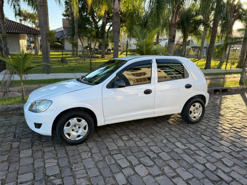 CELTA 1.0 MPFI SPIRIT 8V FLEX 4P MANUAL - 2010 - FELIZ