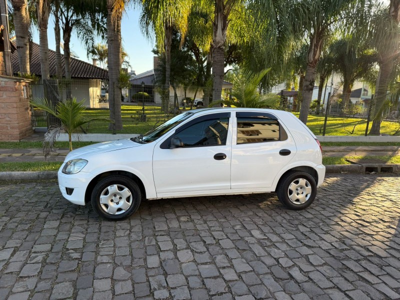 CELTA 1.0 MPFI SPIRIT 8V FLEX 4P MANUAL - 2010 - FELIZ