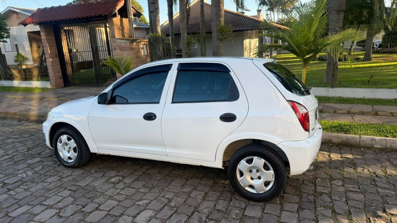 CELTA 1.0 MPFI SPIRIT 8V FLEX 4P MANUAL - 2010 - FELIZ
