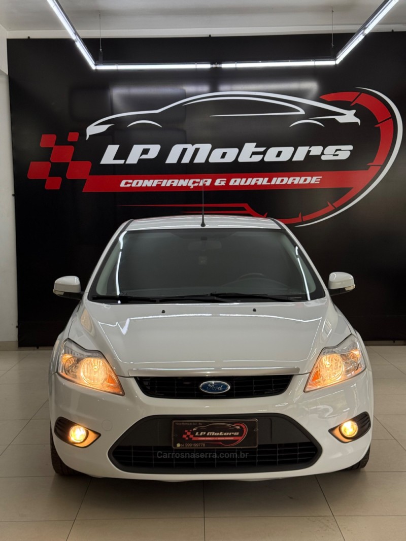 FOCUS 1.6 GLX 16V FLEX 4P MANUAL - 2013 - FARROUPILHA