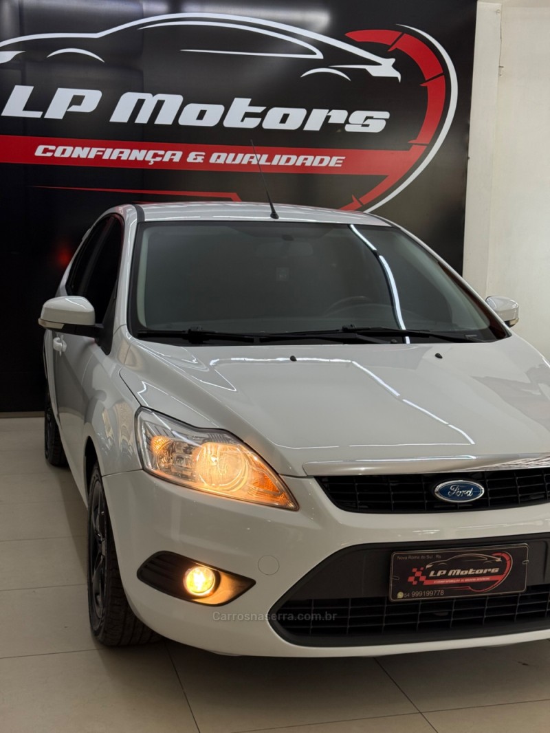FOCUS 1.6 GLX 16V FLEX 4P MANUAL - 2013 - FARROUPILHA