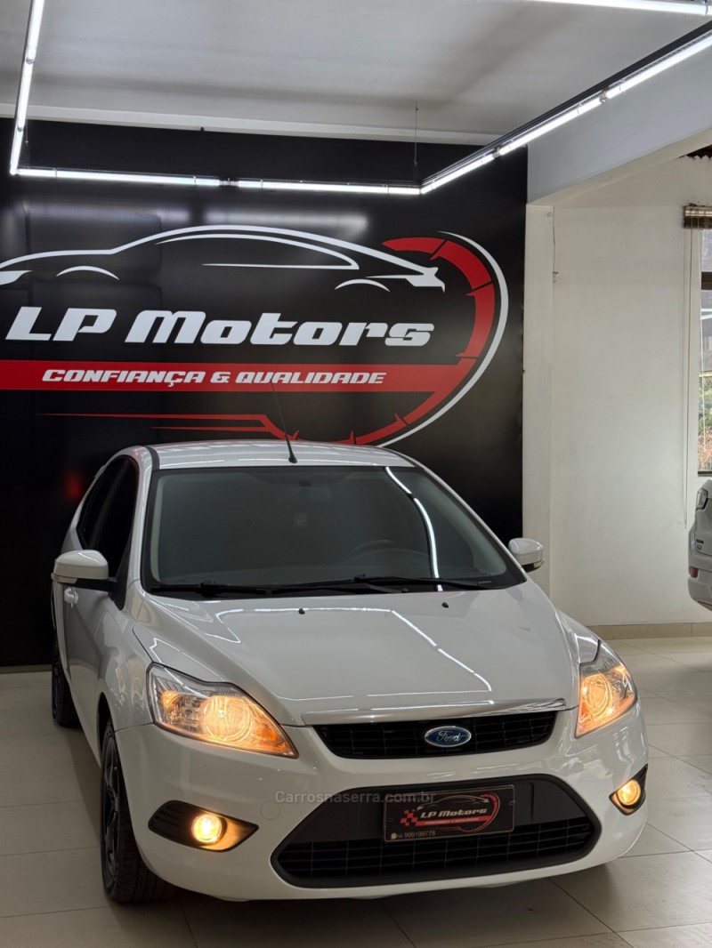 FOCUS 1.6 GLX 16V FLEX 4P MANUAL - 2013 - FARROUPILHA