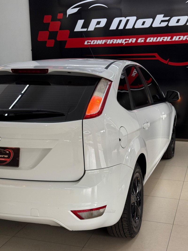 FOCUS 1.6 GLX 16V FLEX 4P MANUAL - 2013 - FARROUPILHA