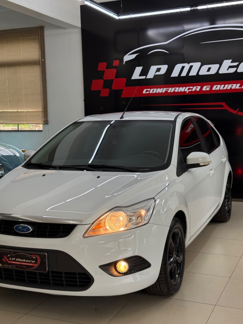 FOCUS 1.6 GLX 16V FLEX 4P MANUAL - 2013 - FARROUPILHA