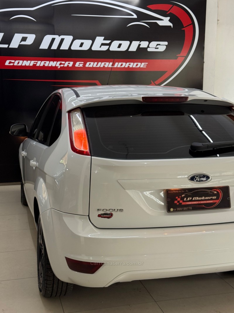 FOCUS 1.6 GLX 16V FLEX 4P MANUAL - 2013 - FARROUPILHA