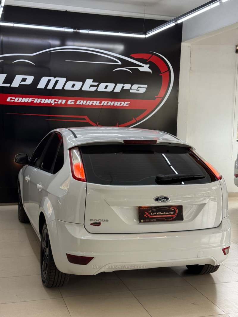 FOCUS 1.6 GLX 16V FLEX 4P MANUAL - 2013 - FARROUPILHA