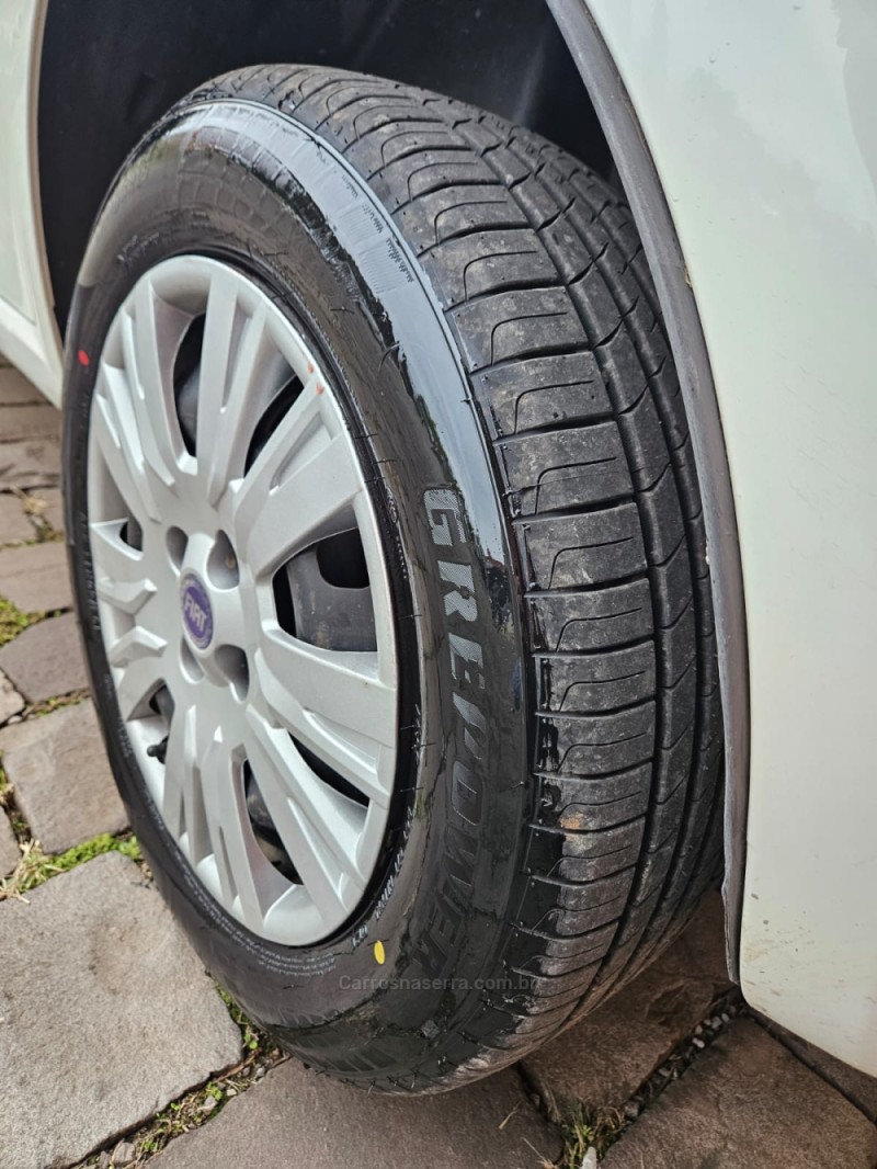 PUNTO 1.4 ATTRACTIVE 8V FLEX 4P MANUAL - 2014 - VERANóPOLIS