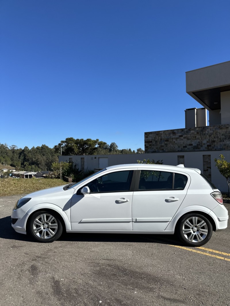 VECTRA 2.0 MPFI GT HATCH 8V FLEX 4P MANUAL - 2010 - SãO MARCOS