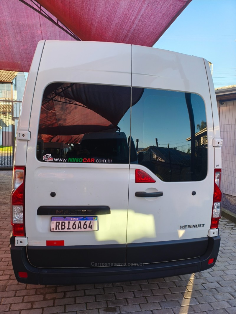 MASTER 2.3 DCI MINIBUS EXECUTIVE L3H2 16 LUGARES 16V DIESEL 4P MANUAL - 2023 - CAXIAS DO SUL