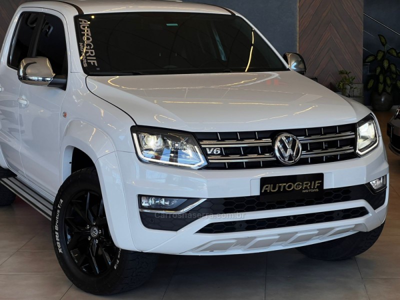 AMAROK 3.0 V6 TDI HIGHLINE CD DIESEL 4MOTION AUTOMÁTICO - 2023 - CAMPO BOM