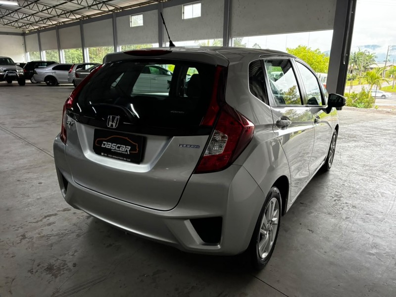 FIT 1.5 LX 16V FLEX 4P MANUAL - 2016 - BOM PRINCíPIO