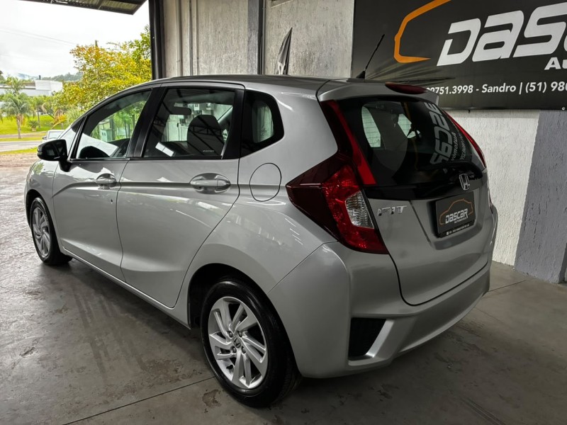 FIT 1.5 LX 16V FLEX 4P MANUAL - 2016 - BOM PRINCíPIO