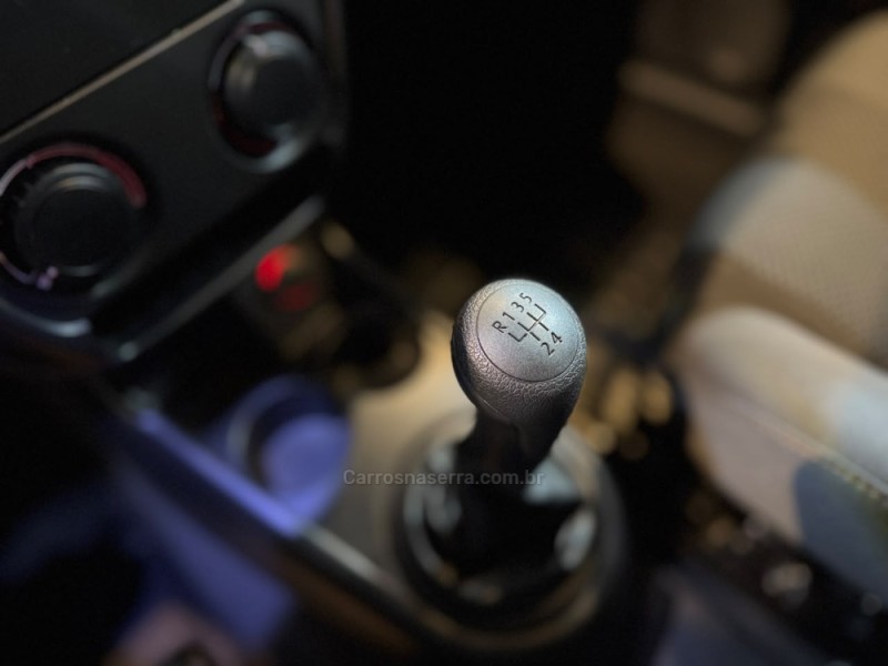 FOX 1.0 ITREND 8V FLEX 4P MANUAL - 2009 - FARROUPILHA