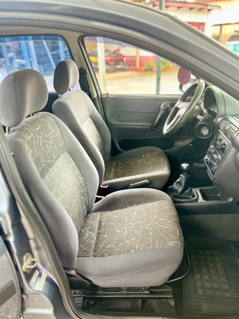CORSA 1.0 MPFI MILENIUM II SEDAN 16V GASOLINA 4P MANUAL - 2001 - CAXIAS DO SUL