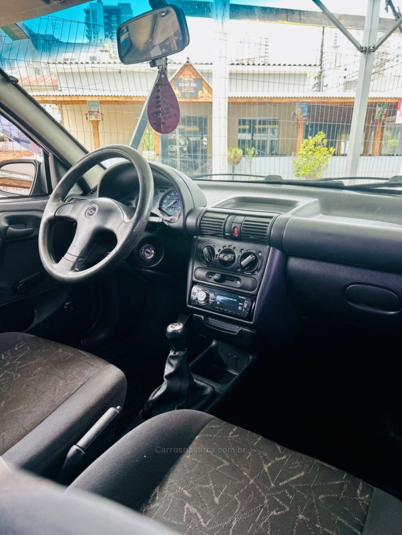 CORSA 1.0 MPFI MILENIUM II SEDAN 16V GASOLINA 4P MANUAL - 2001 - CAXIAS DO SUL