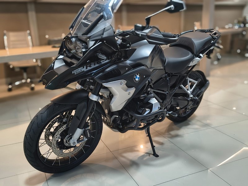 r 1250 gs premium triple black 2024 dois irmaos
