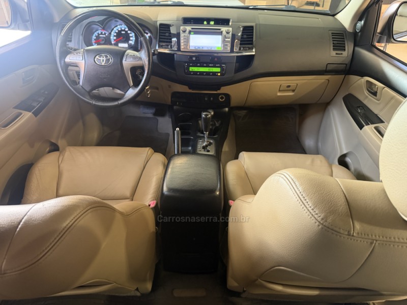 HILUX SW4 3.0 SRV 4X4 7 LUGARES 16V TURBO INTERCOOLER DIESEL 4P AUTOMÁTICO - 2015 - CARLOS BARBOSA