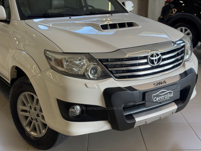 HILUX SW4 3.0 SRV 4X4 7 LUGARES 16V TURBO INTERCOOLER DIESEL 4P AUTOMÁTICO - 2015 - CARLOS BARBOSA