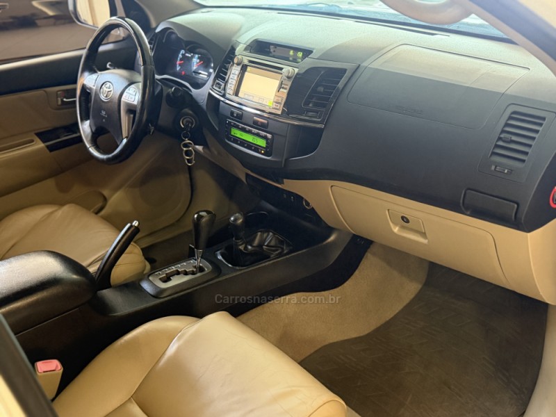 HILUX SW4 3.0 SRV 4X4 7 LUGARES 16V TURBO INTERCOOLER DIESEL 4P AUTOMÁTICO - 2015 - CARLOS BARBOSA