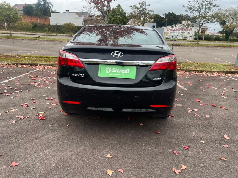 HB20S 1.0 COMFORT PLUS 12V FLEX 4P MANUAL - 2015 - BENTO GONçALVES