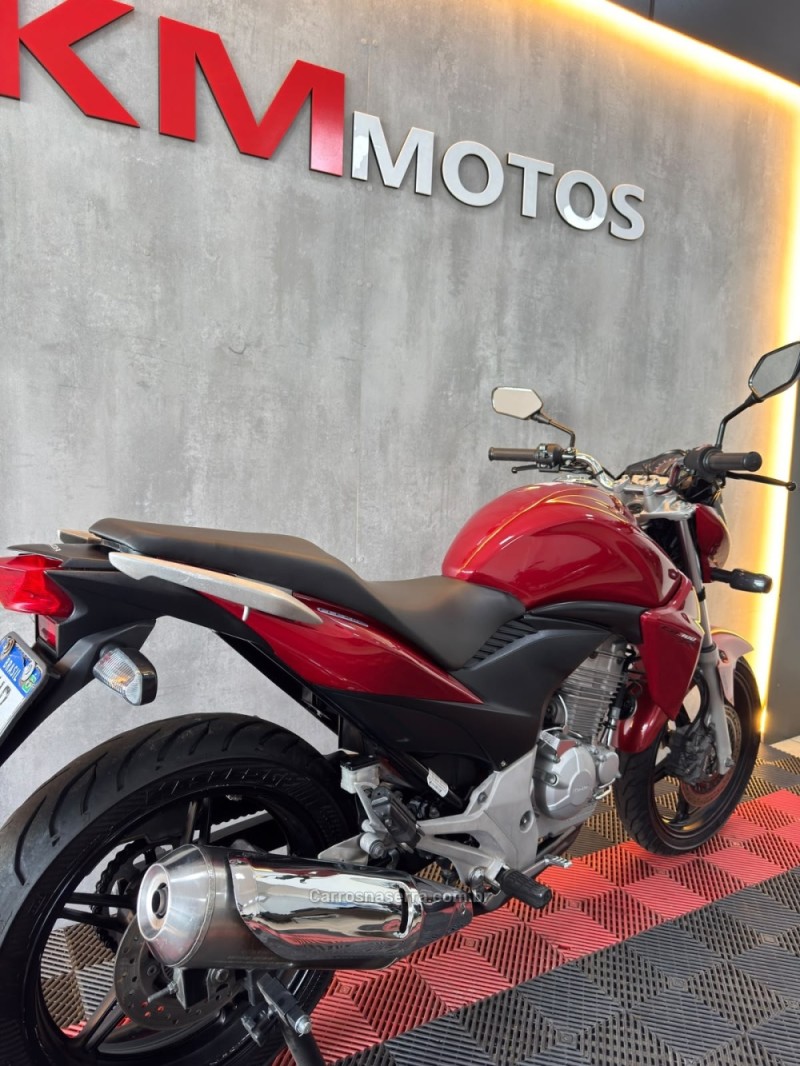 CB 300R ABS - 2013 - PORTãO