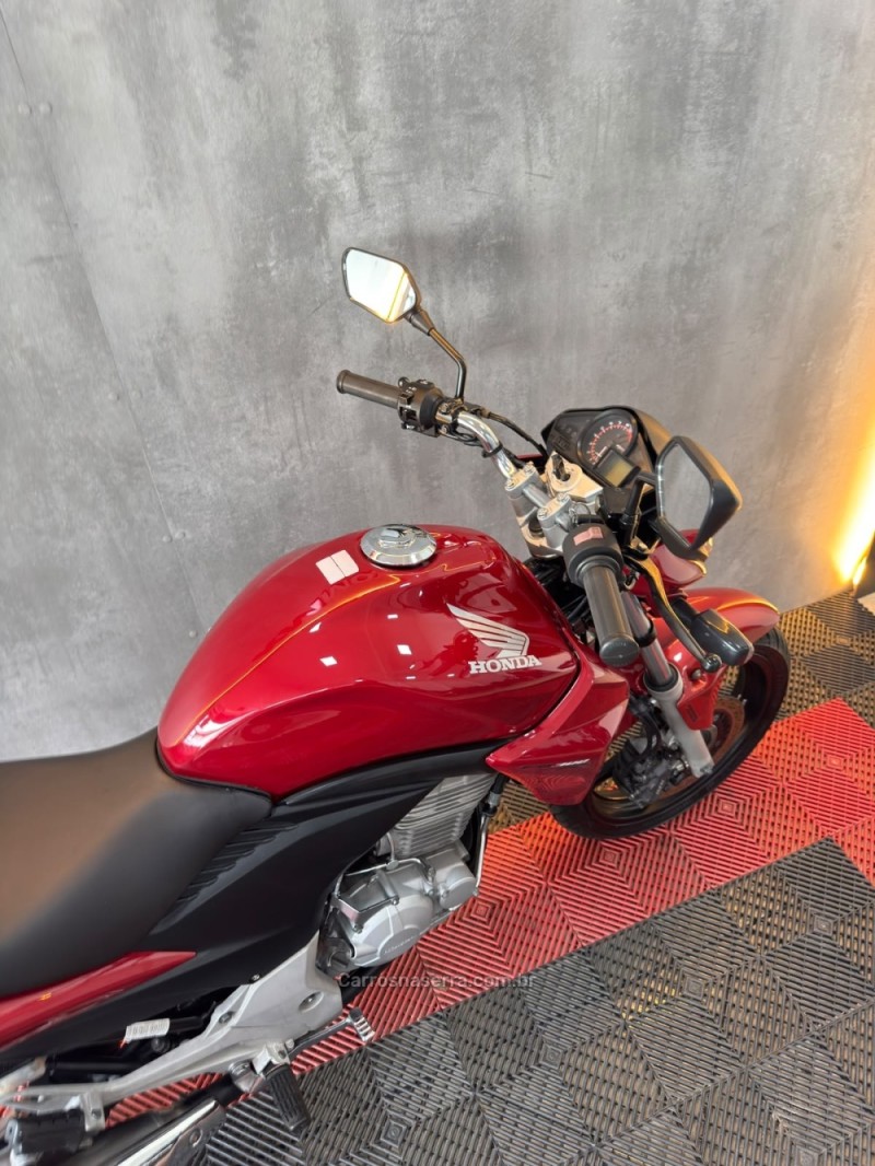 CB 300R ABS - 2013 - PORTãO