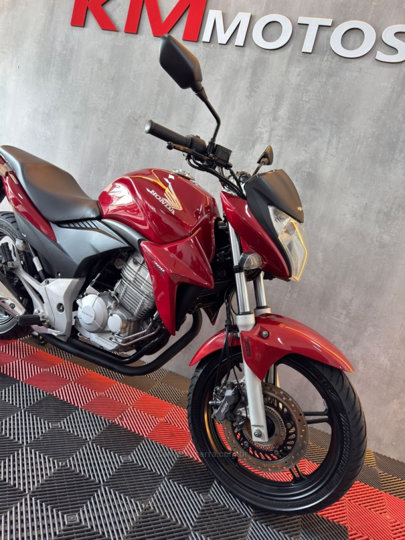 CB 300R ABS - 2013 - PORTãO
