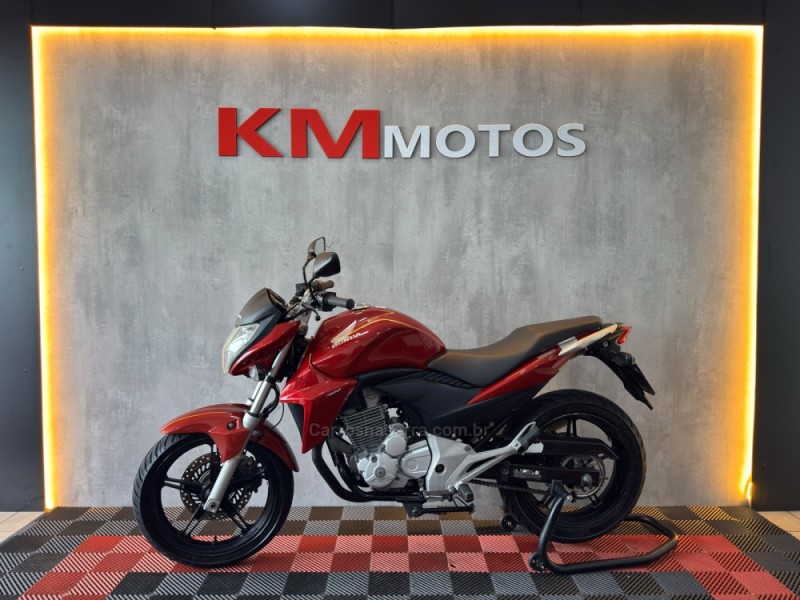 CB 300R ABS - 2013 - PORTãO