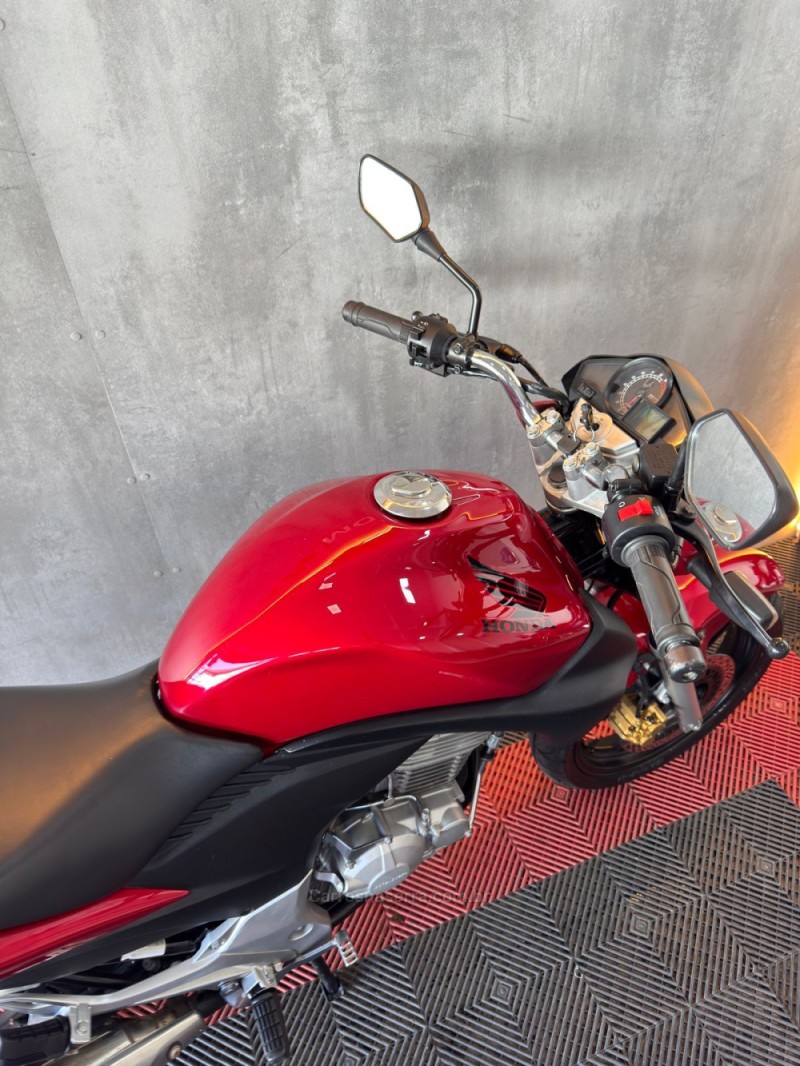 CB 300R  - 2012 - PORTãO