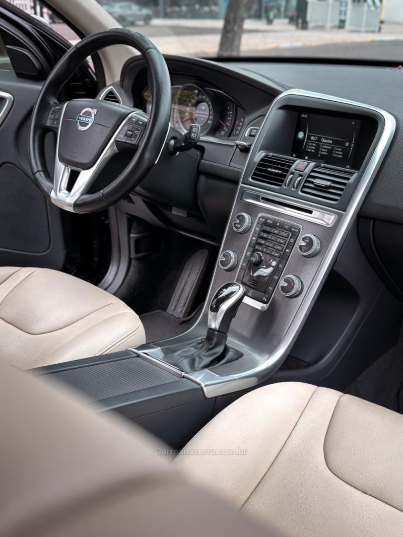 XC60 2.0 T5 KINETIC GASOLINA 4P AUTOMÁTICO - 2016 - NOVO HAMBURGO