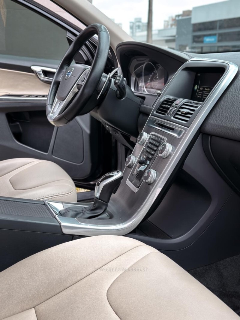 XC60 2.0 T5 KINETIC GASOLINA 4P AUTOMÁTICO - 2016 - NOVO HAMBURGO