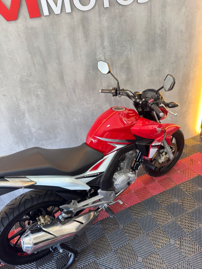 CB 250F TWISTER CBS - 2017 - PORTãO