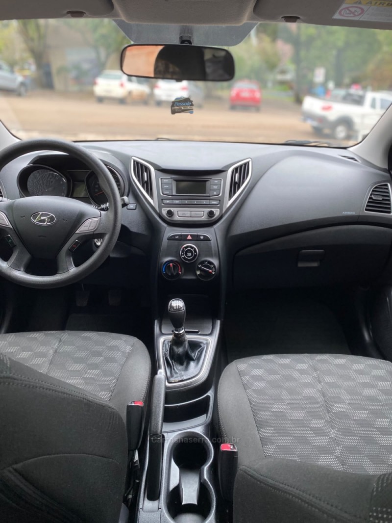 HB20S 1.6 COMFORT PLUS 16V FLEX 4P MANUAL - 2016 - SANANDUVA