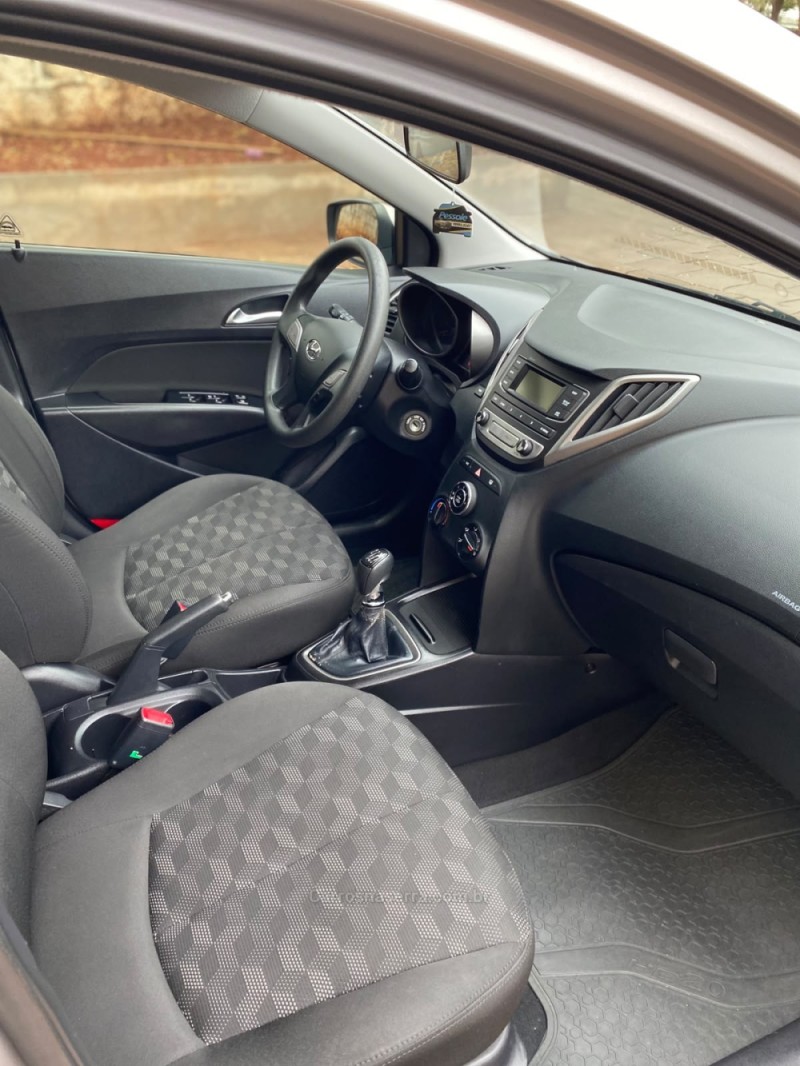 HB20S 1.6 COMFORT PLUS 16V FLEX 4P MANUAL - 2016 - SANANDUVA