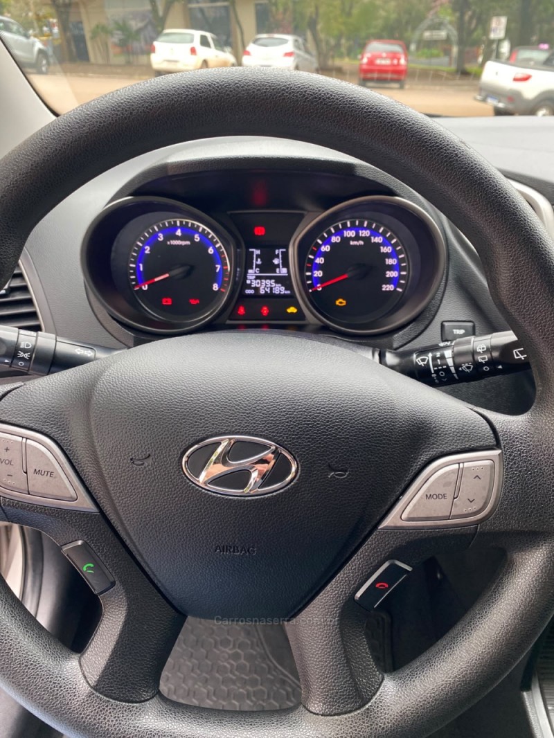 HB20S 1.6 COMFORT PLUS 16V FLEX 4P MANUAL - 2016 - SANANDUVA